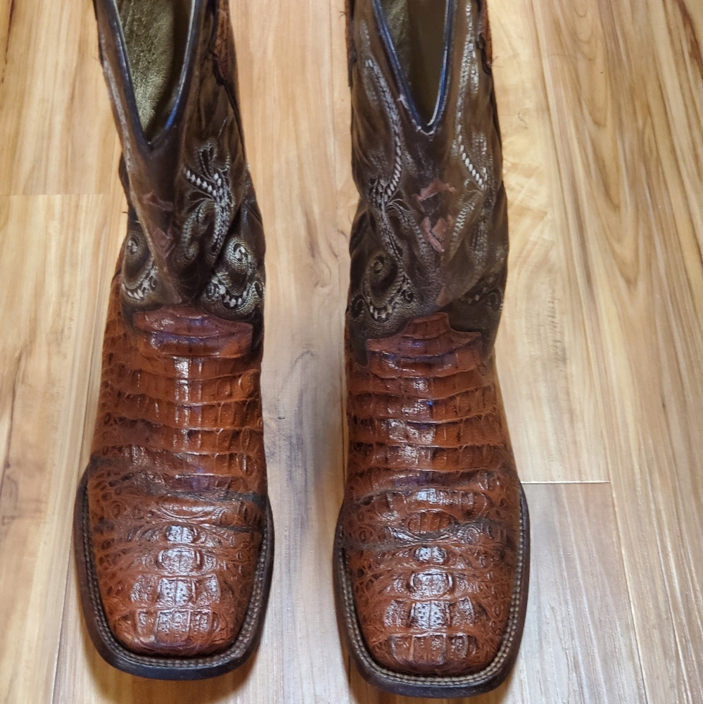 Ferrini Women's size 9